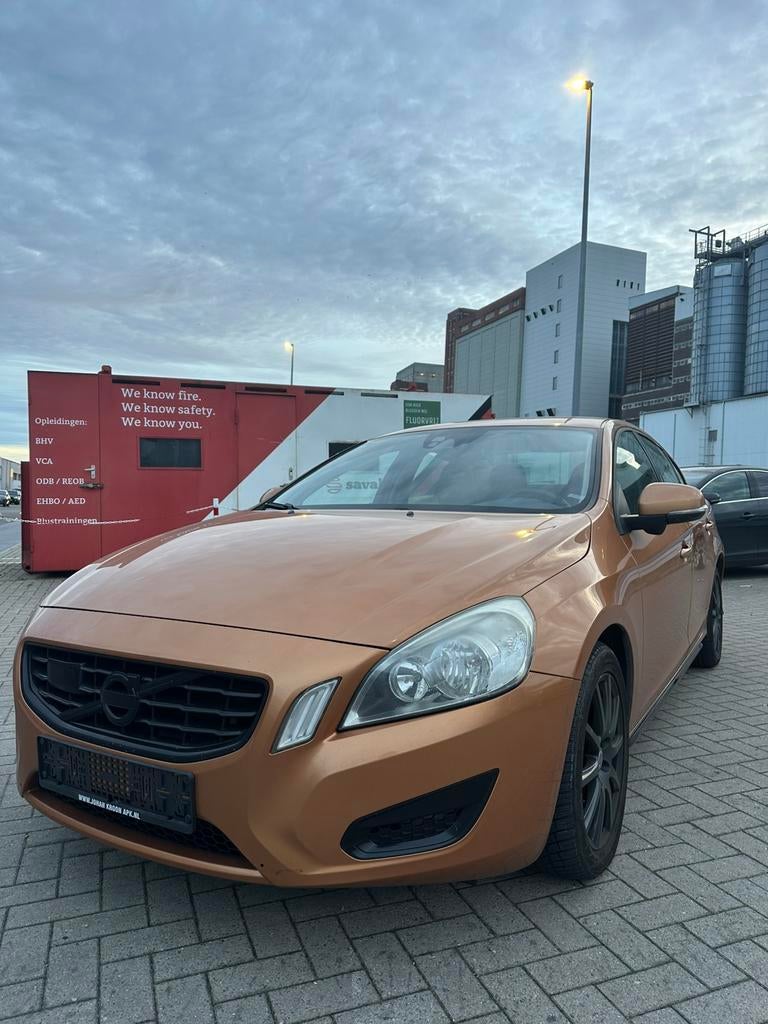 VOLVO S60 SPECIALE UITVOERING AUTOMAAT 155 KM BENZİNE, Auto's, Automaat, 1998 cc, 5 deurs, Particulier