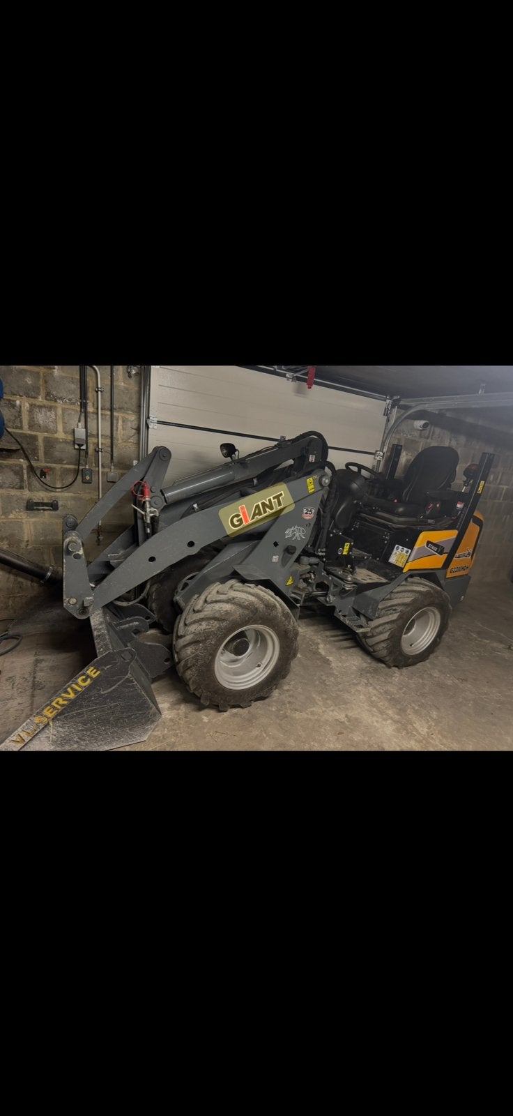 Giant G2200 HD+, Articles professionnels, Machines & Construction | Grues & Excavatrices, Enlèvement, Chargeuse sur pneus ou Chouleur