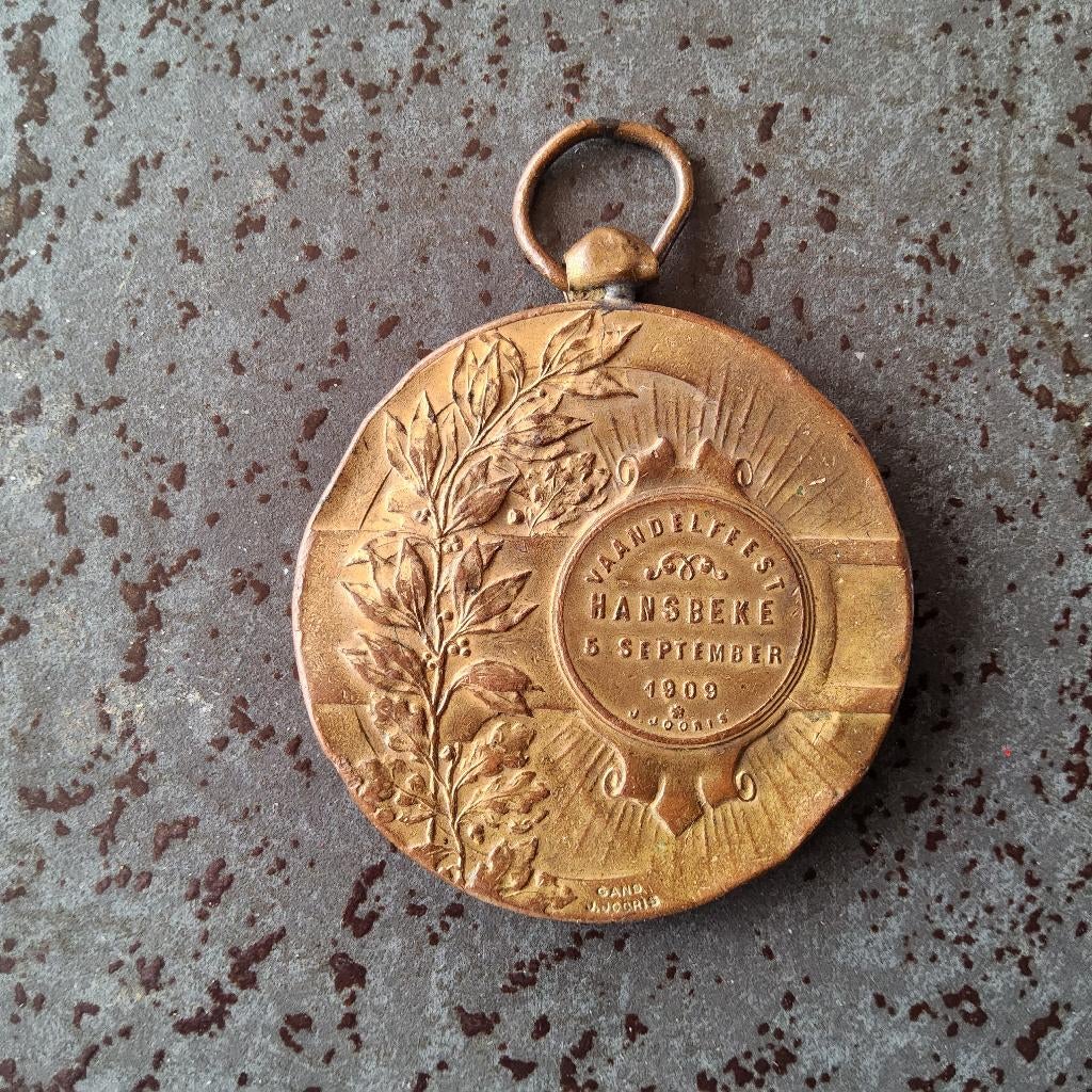 Medaille Vaandelfeest Hansbeke 8/09/1909 in brons, Antiek en Kunst, Ophalen of Verzenden
