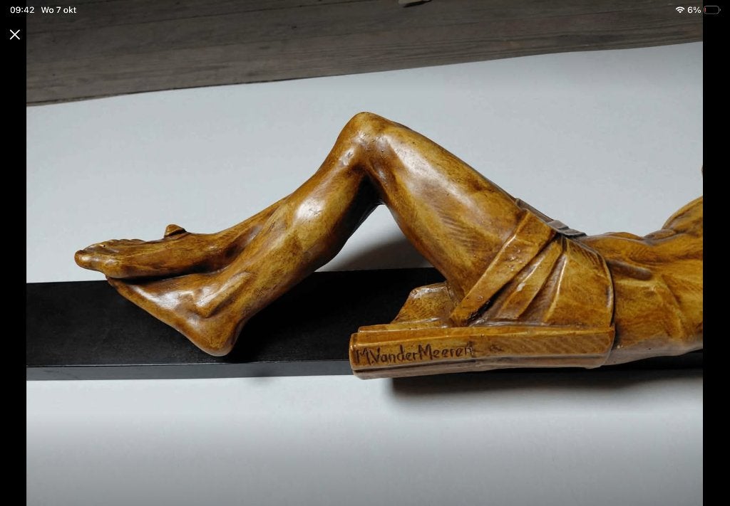 Groot kruisbeeld XL kunstenaar Maurice Vander Meeren, Ophalen