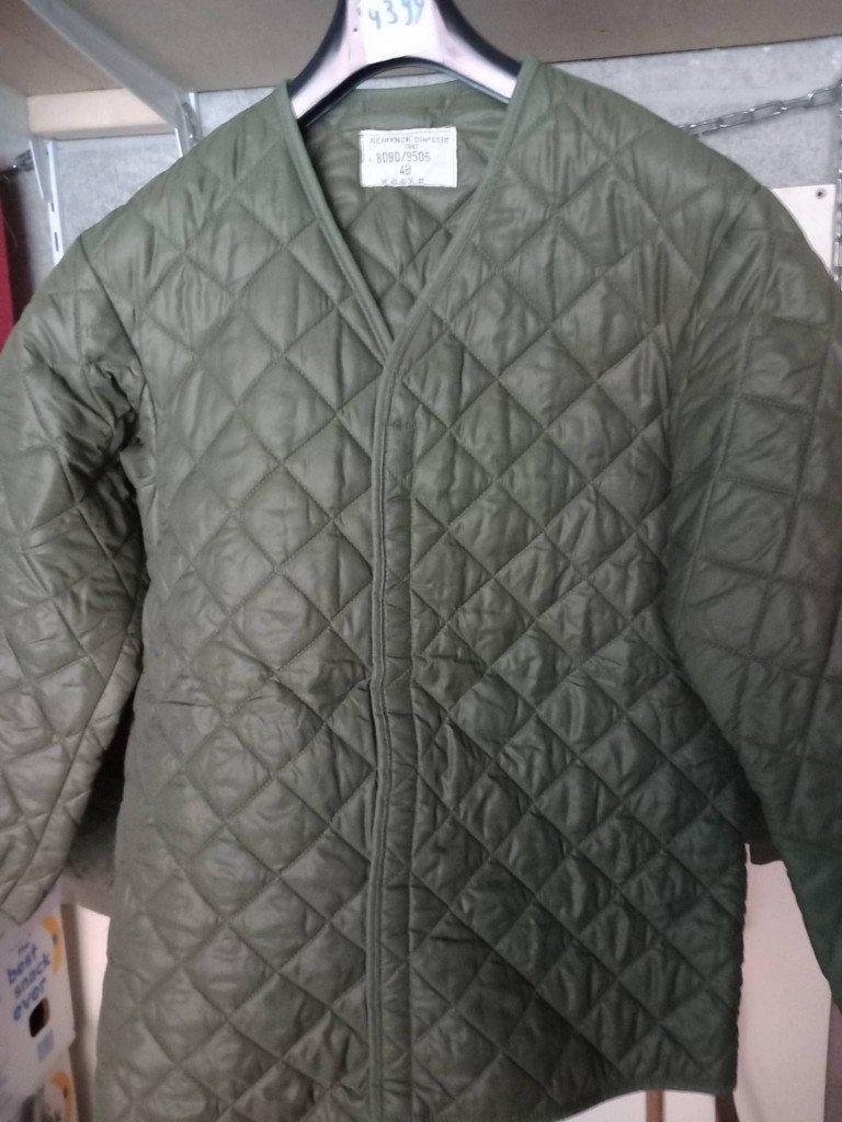 🔥NouvPrix Veste kaki matelassée Taille 4B & 4C, Collections, Enlèvement, Armée de terre, Vêtements ou Chaussures