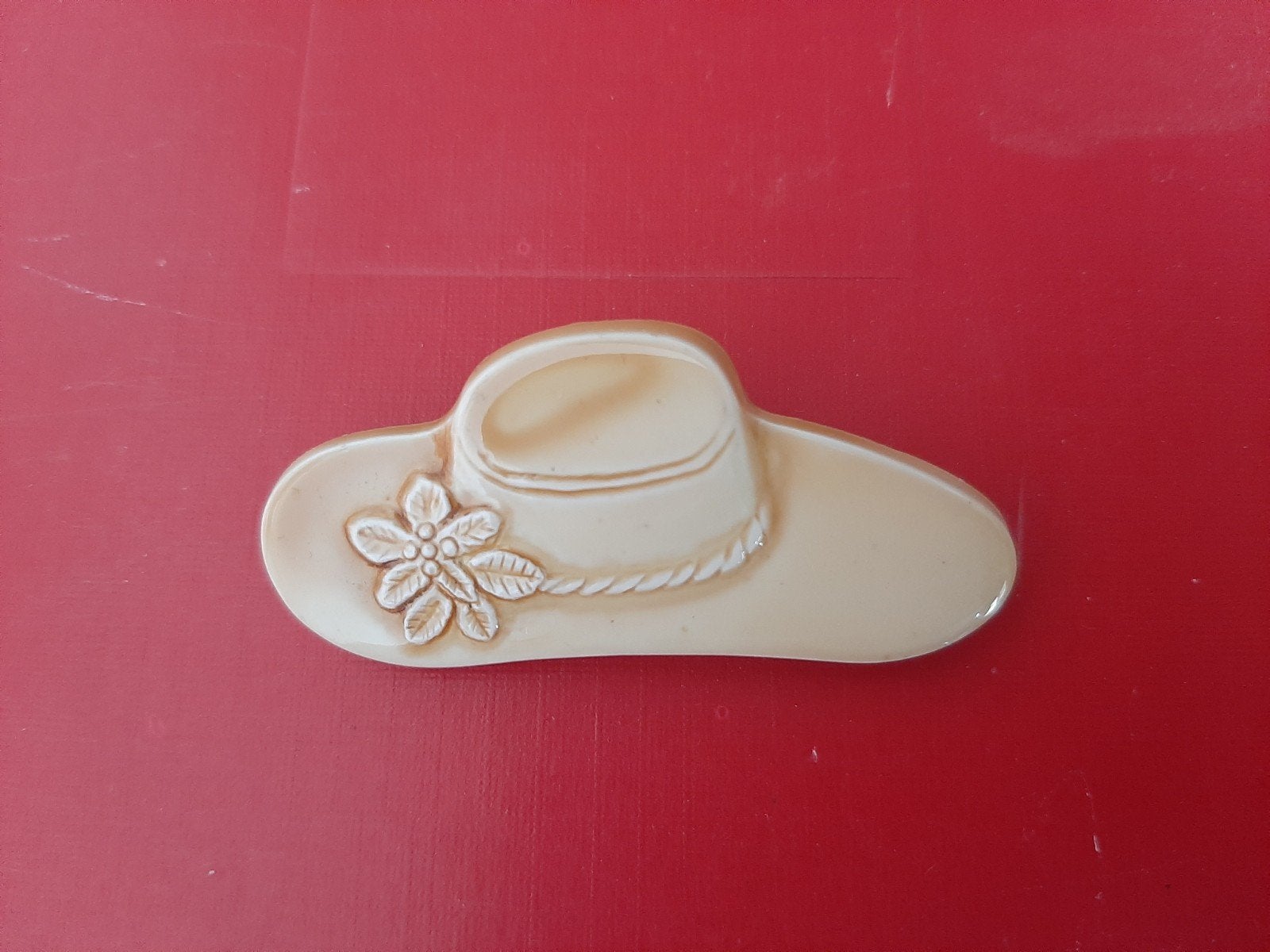 Oude broche van oma, Ophalen, Beige