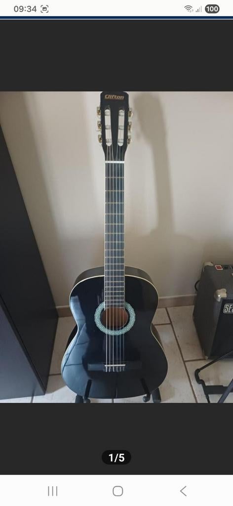 Akoestische gitaar Clifton, Enlèvement