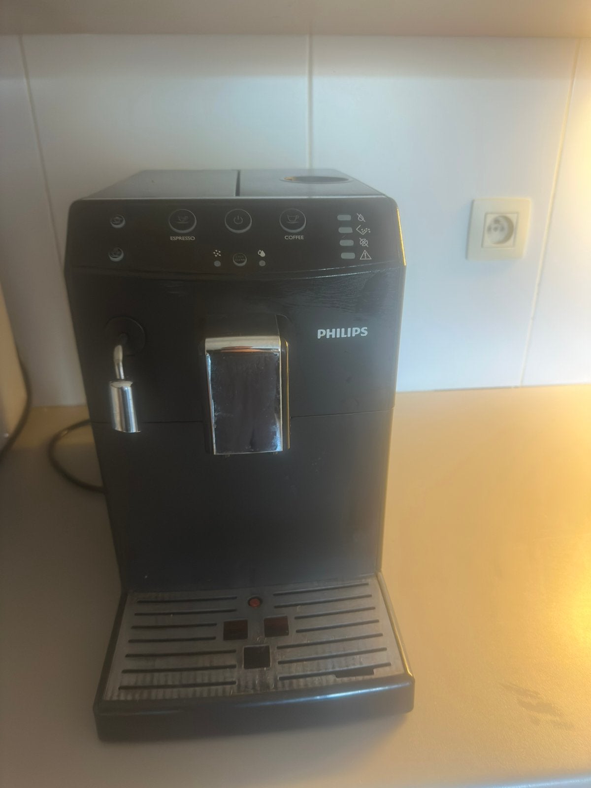 Phillips koffiemachine, Elektronische apparatuur, Koffiezetapparaten, Stoompijpje, Koffiemachine, Zo goed als nieuw, Koffiebonen