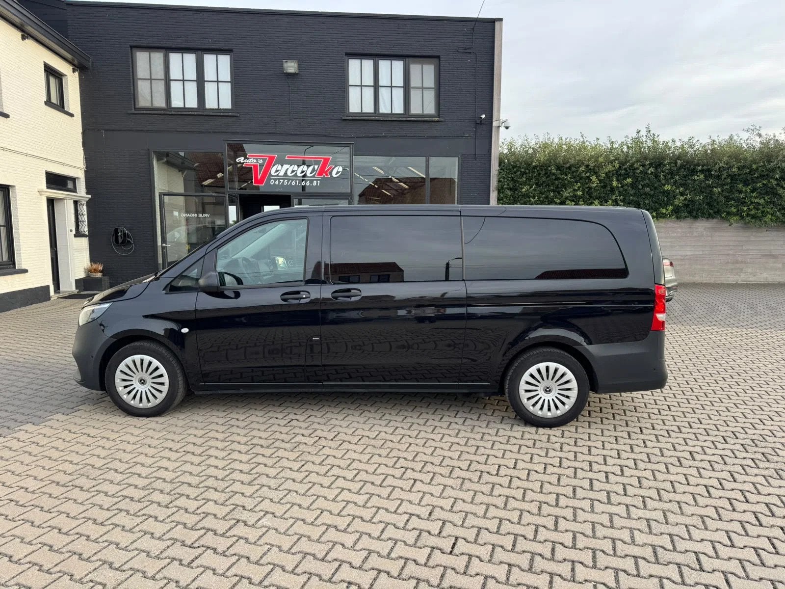 Mercedes-Benz Vito 116 cdi Tourer 9 plaatsen (automatique), Autos, Entreprise, 2000 kg, Noir, Diesel