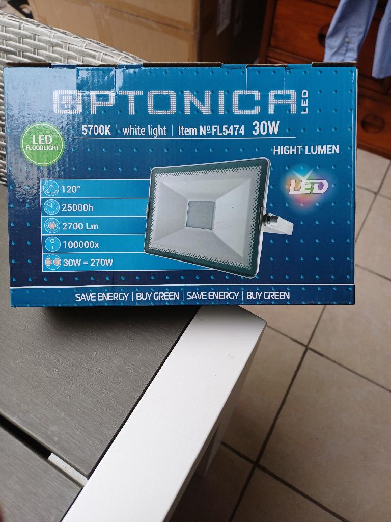 Nouveau projecteur LED 30W = 270 W 2700 lm, Neuf, Enlèvement ou Envoi, Aluminium, Alimentation secteur