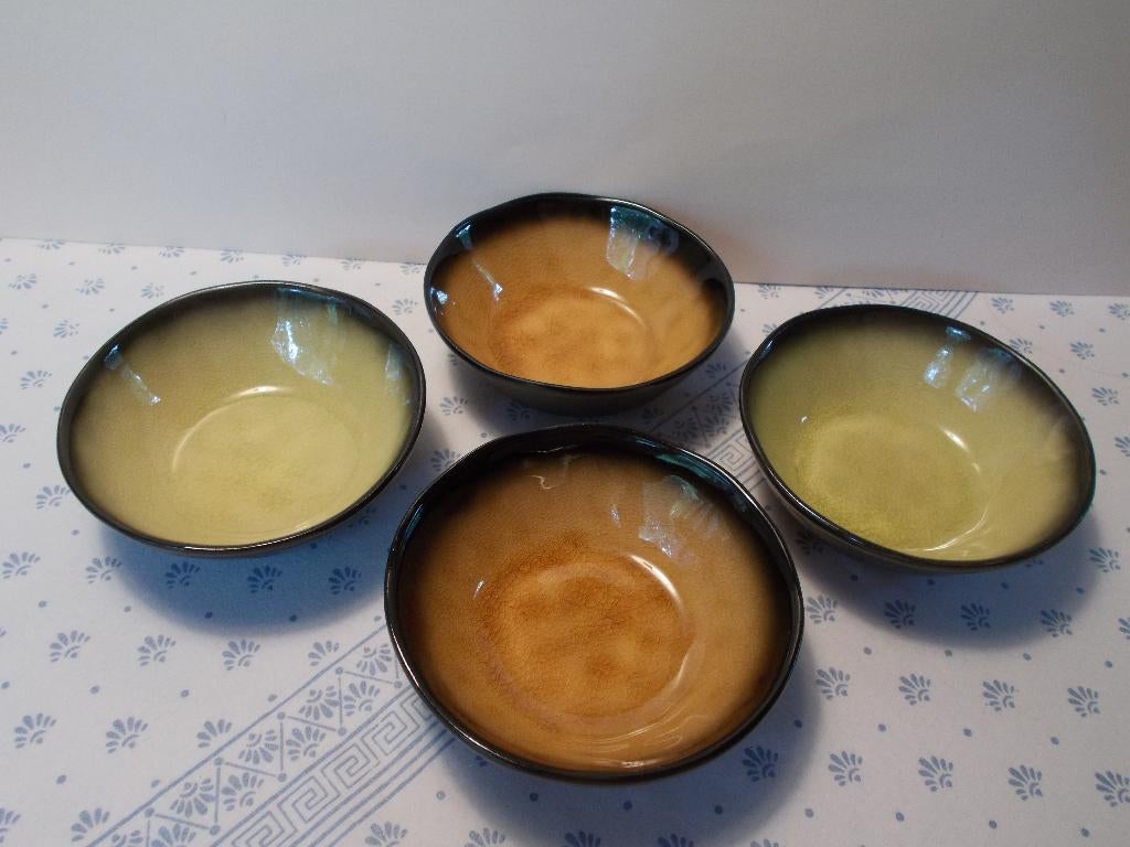 4 apero/dessert Schaaltjes (2xGroen en 2xBruin), Huis en Inrichting, Ophalen, Zo goed als nieuw, Keramiek, Schaal of Schalen