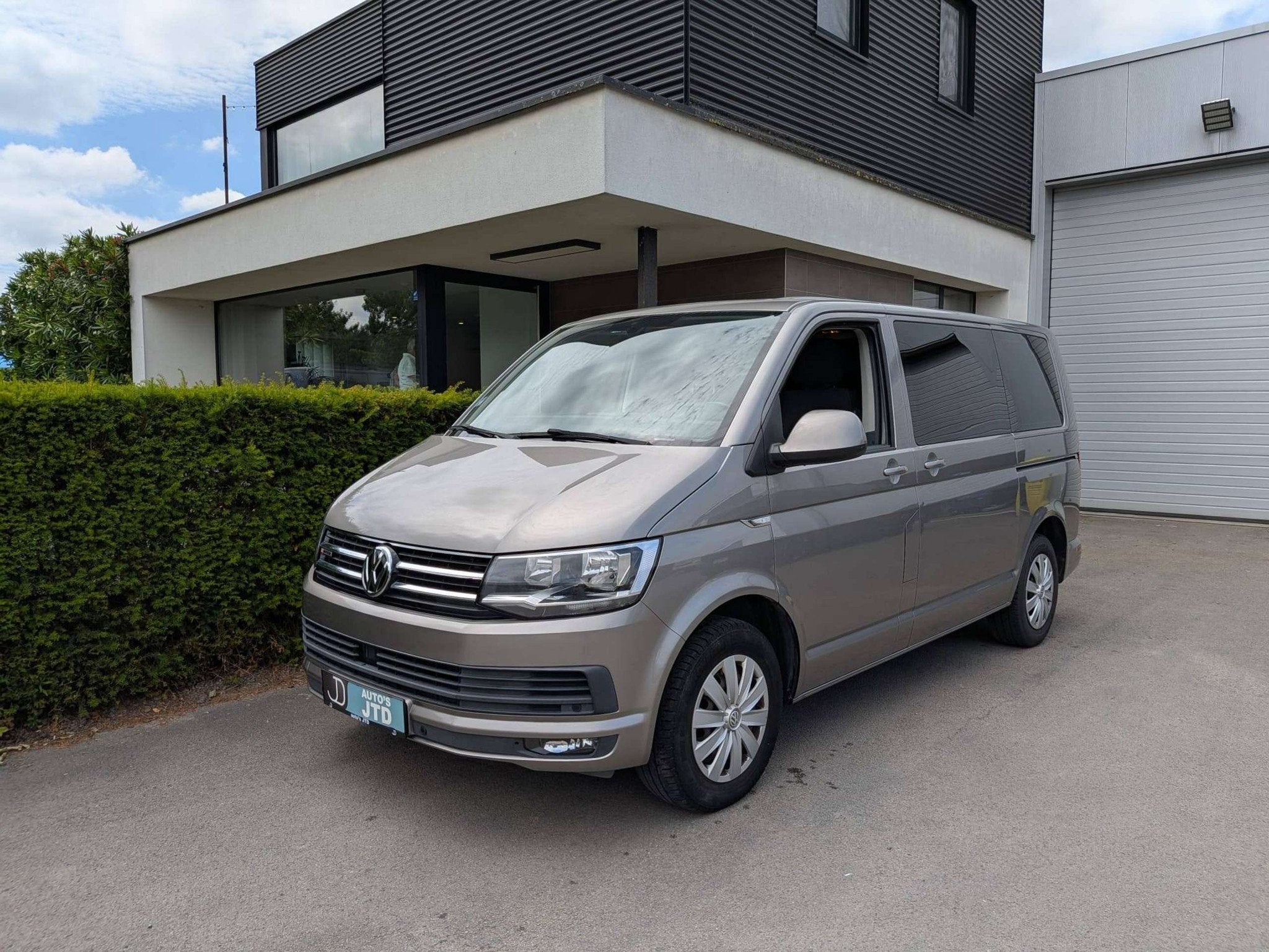 Volkswagen T6 Caravelle 150Pk 4x4 4-motion DSG dubbele cabin, Auto's, Automaat, Gebruikt, Beige, 1968 cc
