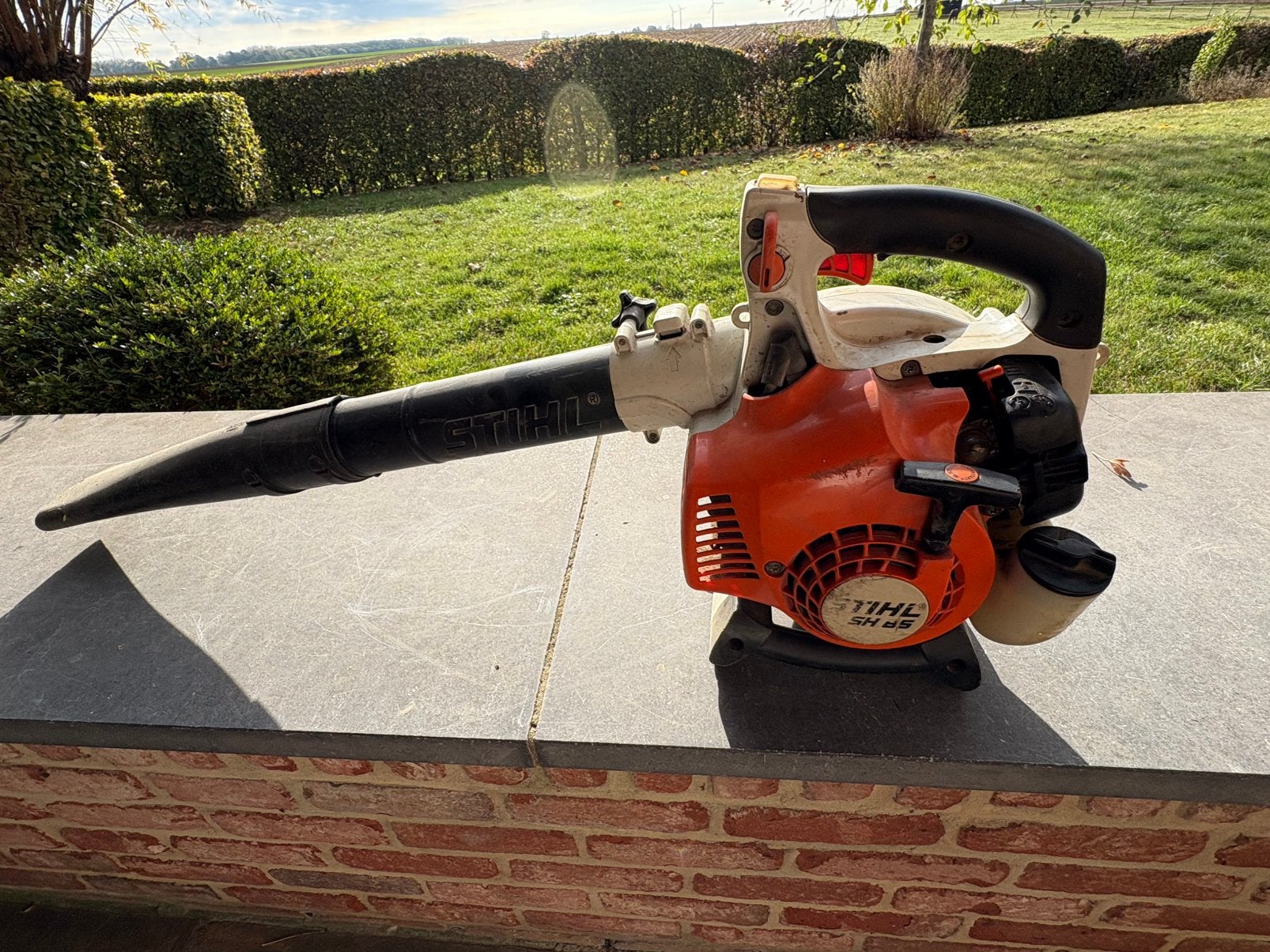 Souffleur à feuilles Stihl SH85, Jardin & Terrasse, Enlèvement, Utilisé, Essence, Porté à la main