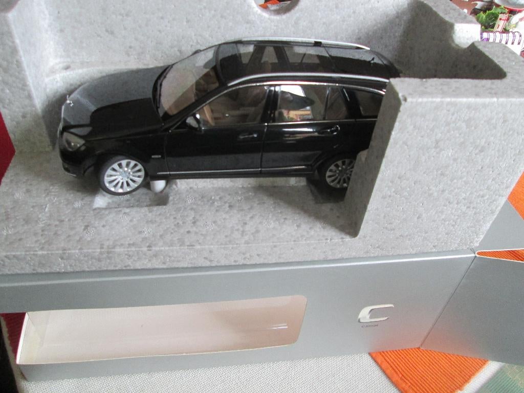 AutoArt 1:18 Mercedes-Benz C-Klasse S 204 Kombi schwarz 2007, Hobby en Vrije tijd, Modelauto's | 1:18, Ophalen of Verzenden, Zo goed als nieuw