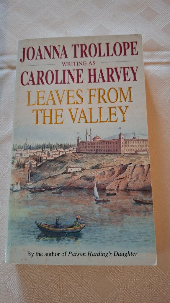 roman Engelstalig : Leaves from the Valley, Boeken, Ophalen of Verzenden, Zo goed als nieuw, Joanna trollope