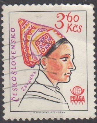 Tsjechoslowakije - Klederdracht regio Trencin - 1977, Ophalen of Verzenden, Gestempeld