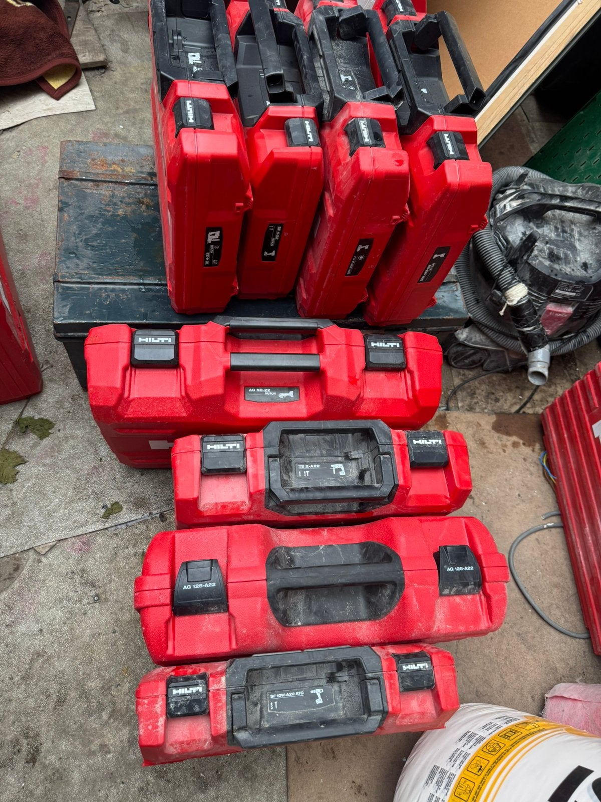 Boite Hilti vide, Enlèvement, Comme neuf
