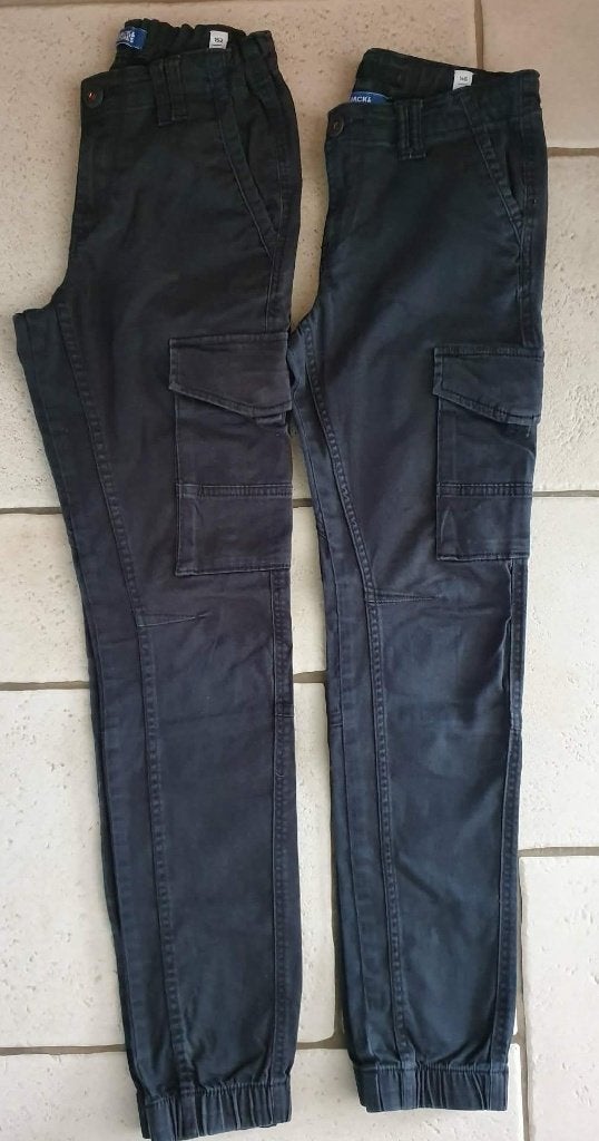 LOT 2 PANTALONS CARGO SLIM JACK & JONES T146 & 152(11-12 A), Pantalon, Garçon, Comme neuf, Enlèvement