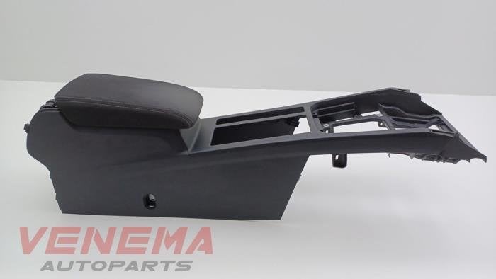 Middenconsoles van een Volkswagen Passat, Auto-onderdelen, Interieur en Bekleding, Gebruikt, -, Volkswagen, -