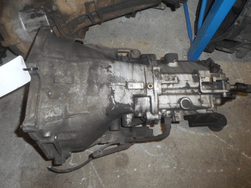 BOITE DE VITESSES BMW 3 serie Compact (E36 / 5), Utilisé, BMW, Petuelring 130
80809  München, DE, Bayerische Motoren Werke AG