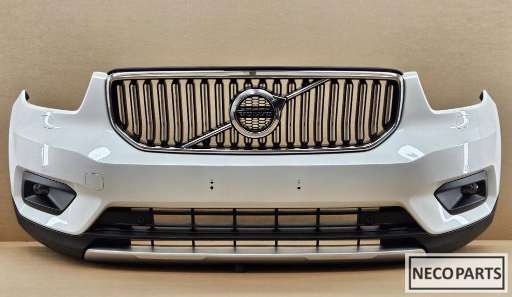VOORBUMPER VOLVO XC40 XC 40 BUMPER KLEUR 707 ALLES LEVERBAAR, Ophalen of Verzenden, Gebruikt, Volvo, Bumper