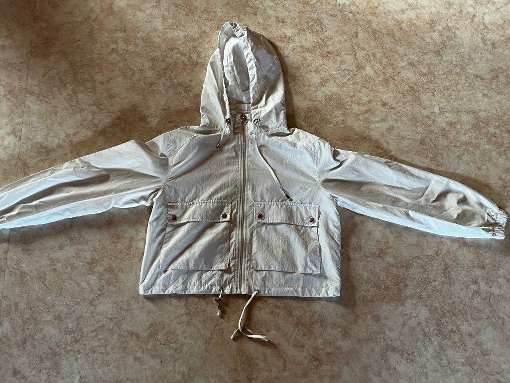 Witte zomerjas met kap Pull&Bear maat M, Kleding | Dames, Jassen | Zomer, Maat 38/40 (M), Wit, Ophalen of Verzenden, Pull & Bear
