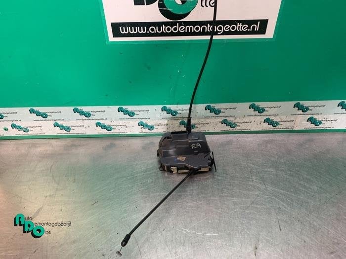 Serrure portière mécanique 4portes arrière droite d'un Re, Renault, -, 3 mois de garantie, Utilisé