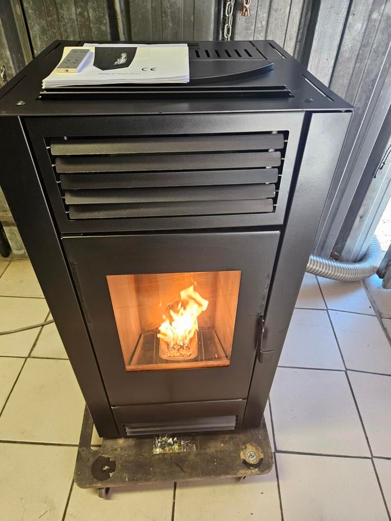 Poêle à pellet star8 très peux utiliser, Maison & Meubles, Poêles