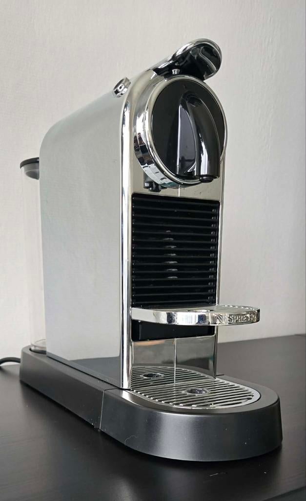 Nespresso wlimited Edition, Elektronische apparatuur, Ophalen, Koffiepads en cups, Espresso apparaat, 10 kopjes of meer