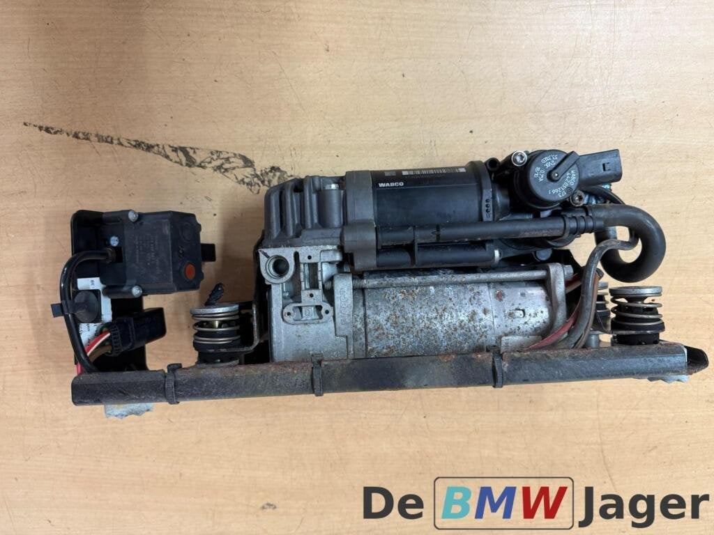 Luchtvering compressor BMW F07 F11 F01 F02 F04 37206794465, Enlèvement ou Envoi, Utilisé, BMW, BMW