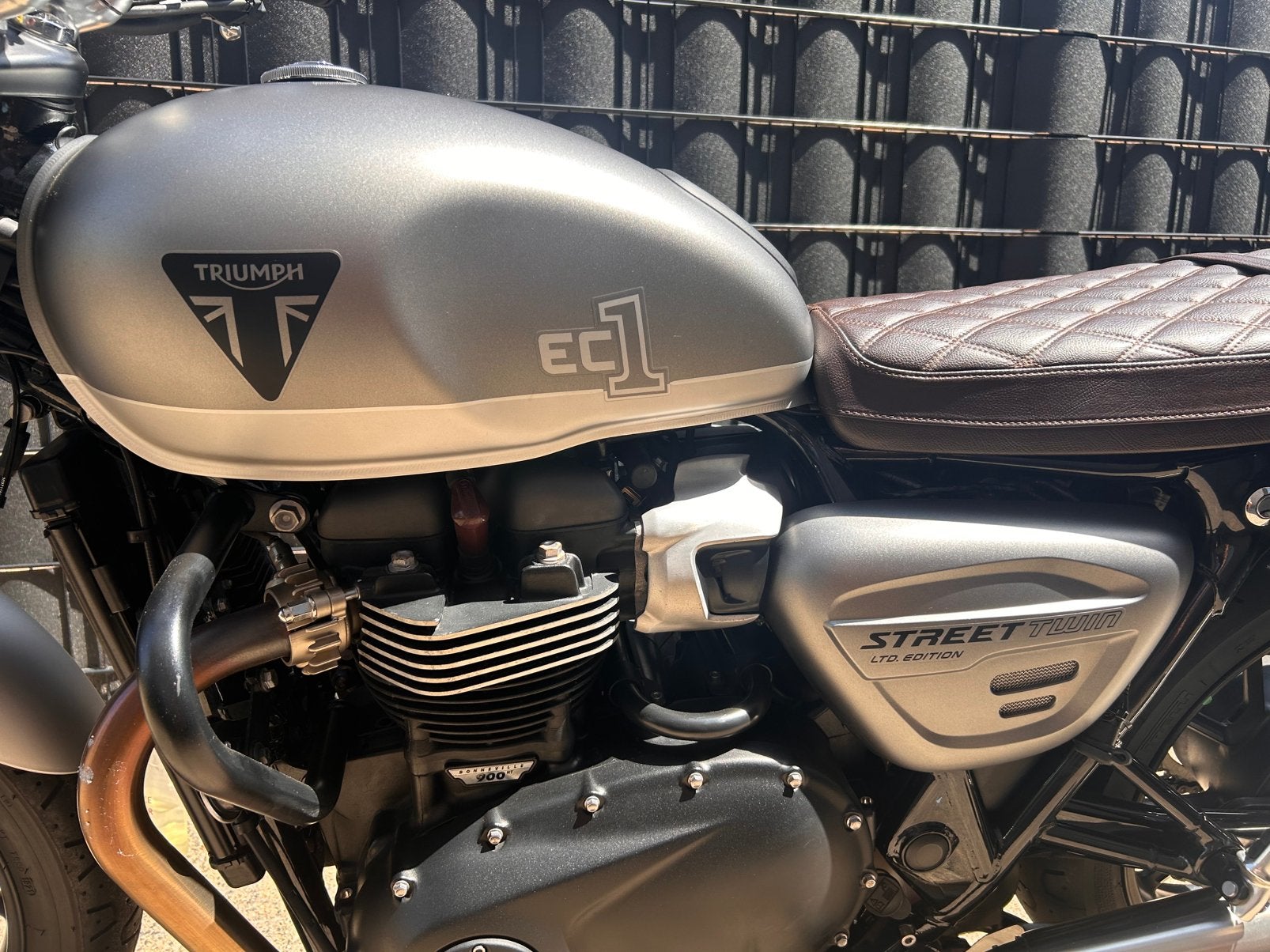 Street Twin special edition EC1, Motos, Motos | Triumph, Occasion, Particulier, 900 cm³, Naked bike