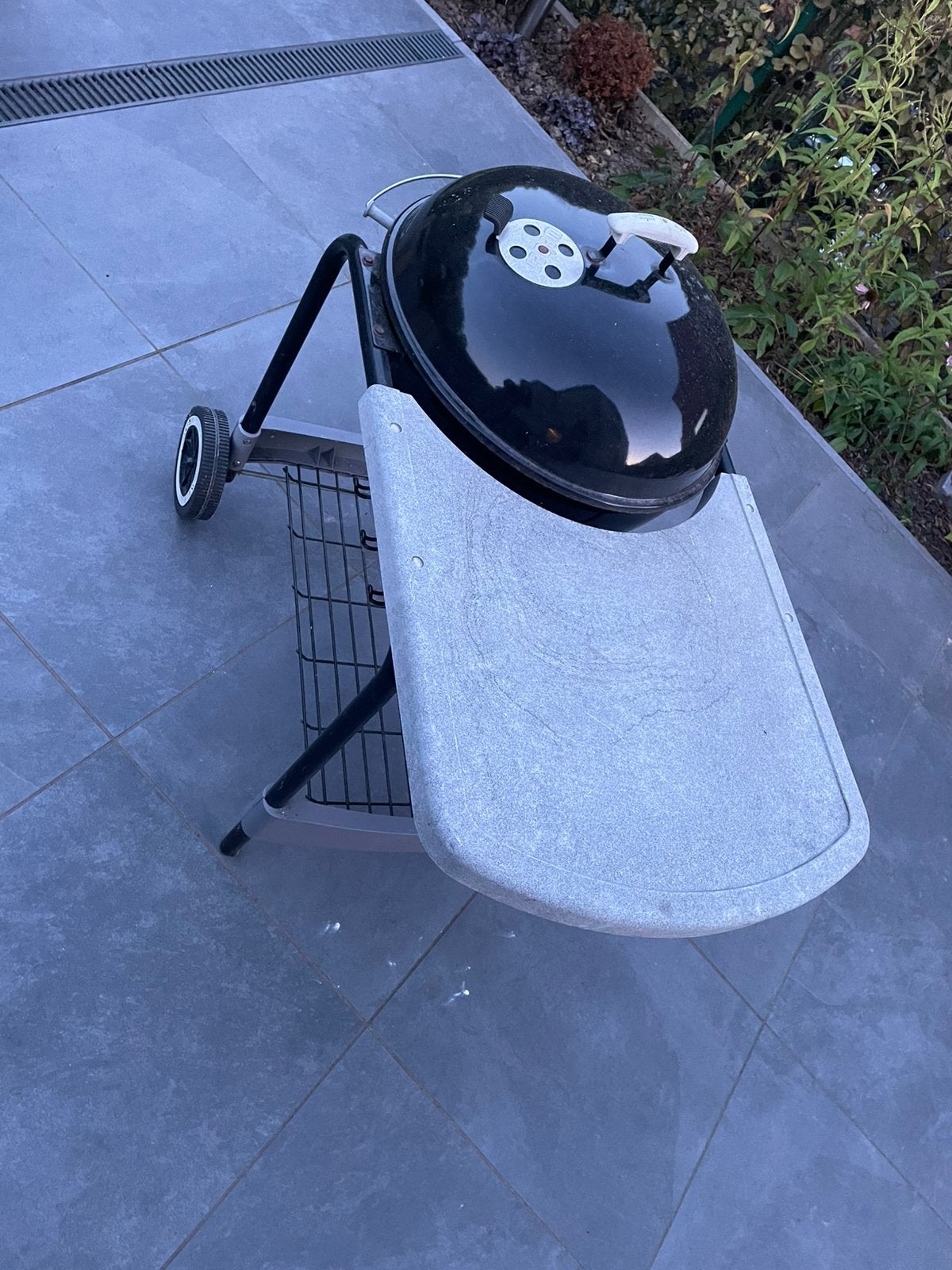 Weber BBQ met tafel, Tuin en Terras, Ophalen, Gebruikt, Weber