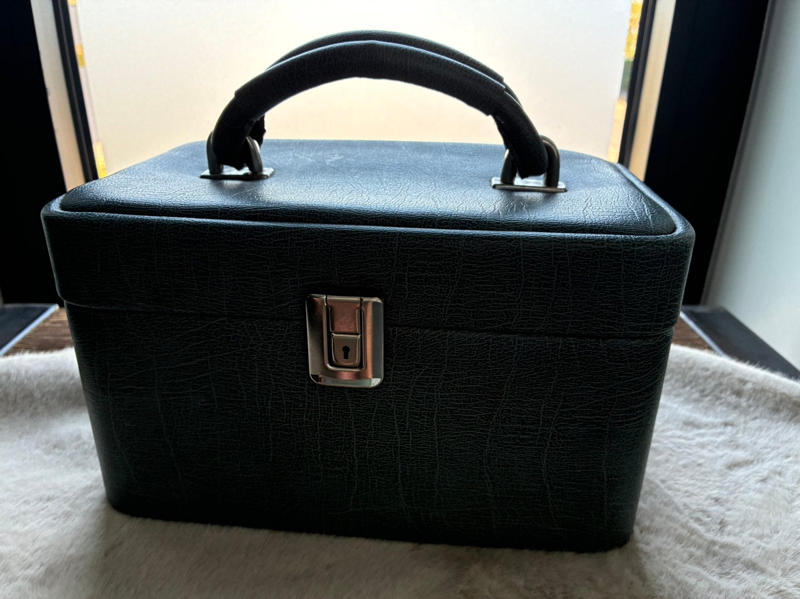 Trousse de beauté, Enlèvement ou Envoi, Avec miroir(s), Utilisé, Rigide