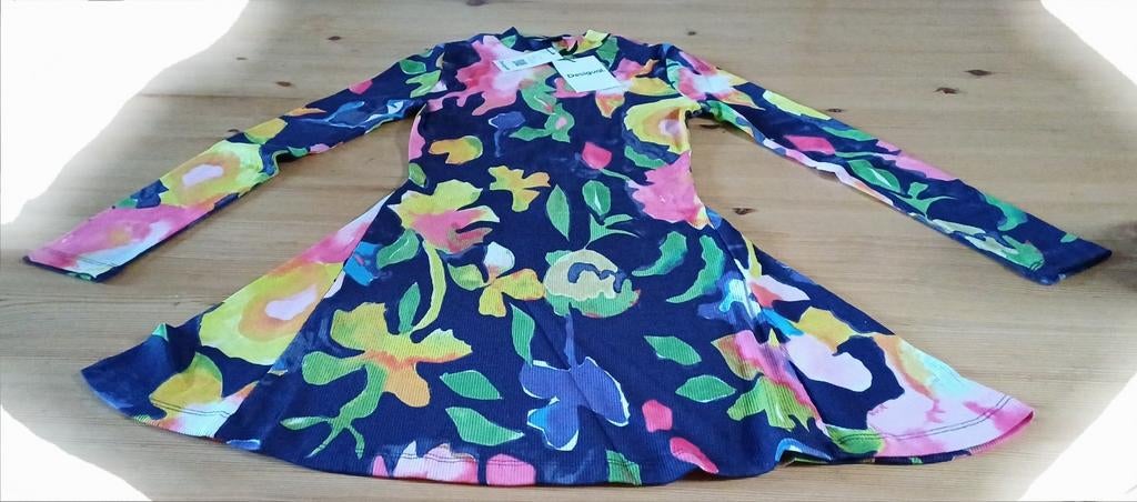 NIEUW Desigual Kleedje met vrolijke bloemen & kleuren, Kinderen en Baby's, Kinderkleding | Maat 146, Ophalen