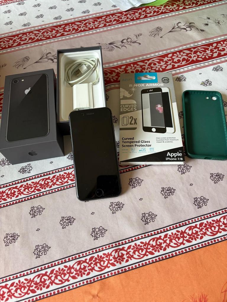 Iphone 8 Apple en excellent etat, Telecommunicatie, Mobiele telefoons | Apple iPhone, Ophalen, Zwart, Zo goed als nieuw, 64 GB