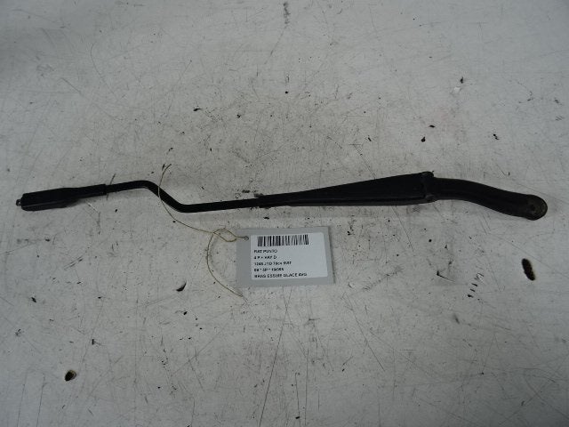 RUITENWISSERARM LINKS VOOR Fiat Grande Punto (199), FCA Germany GmbH, Gebruikt, IPC D1-09 Bahnhofsplatz
65423  Rüsselsheim am Main, DE
