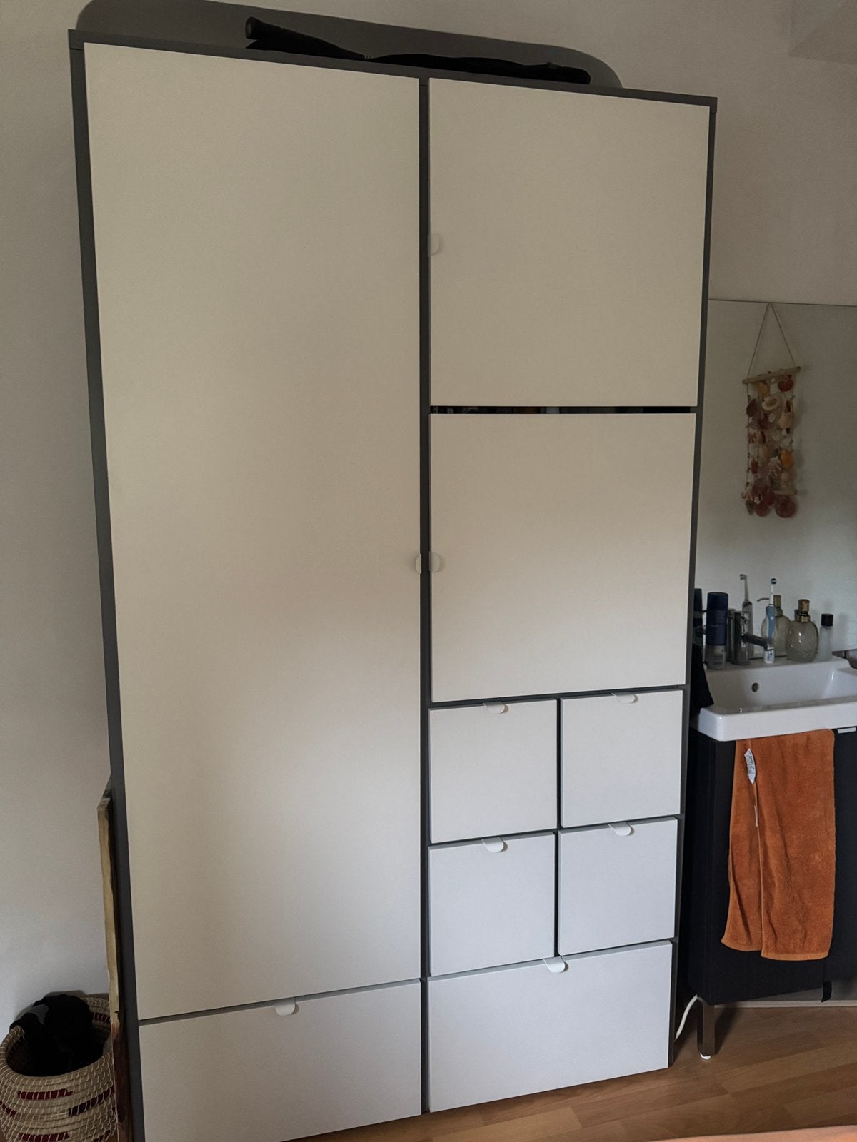 Armoire-penderie, gris/blanc, 122x59x216 cm, Avec porte(s), Comme neuf, 100 à 150 cm, Enlèvement