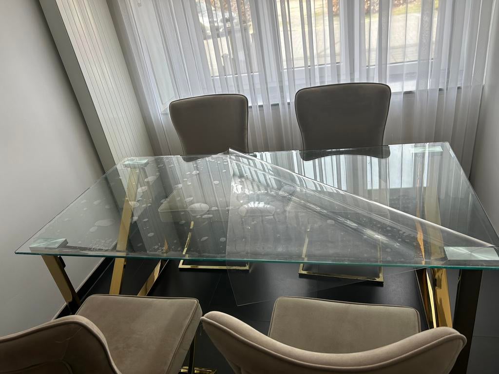 Eettafel plus eetstoelen, Ophalen