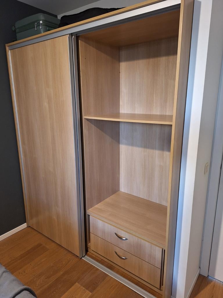 Praktische inbouwkast, Ophalen