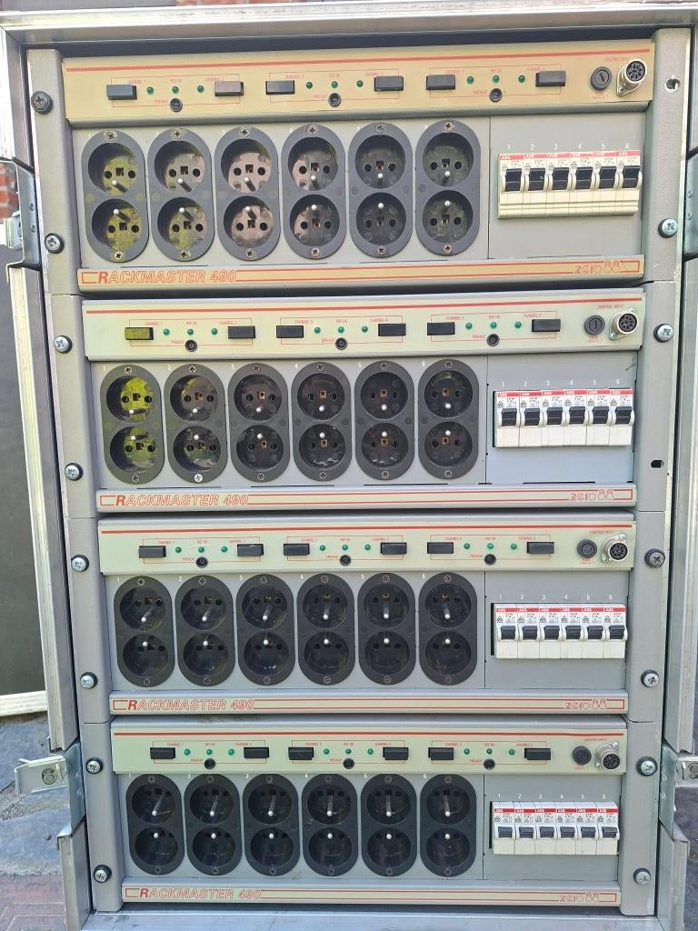 4 x Zero 88 Rackmaster 490, Ophalen, Gebruikt