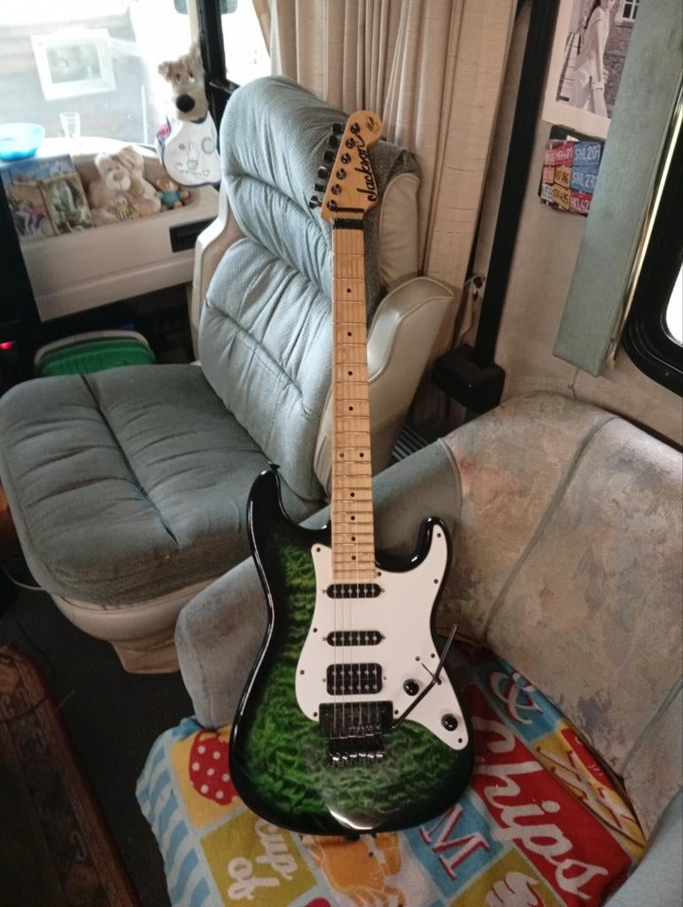 Gitaar Jackson (Adrian Smith) iron made
X series, Muziek en Instrumenten, Snaarinstrumenten | Gitaren | Elektrisch, Ophalen