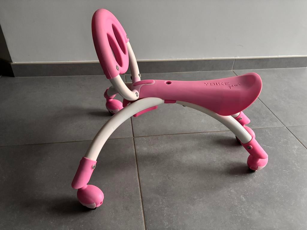 Trotteur 2 en 1 Y Pewi - velo, Enfants & Bébés, Enlèvement, Comme neuf
