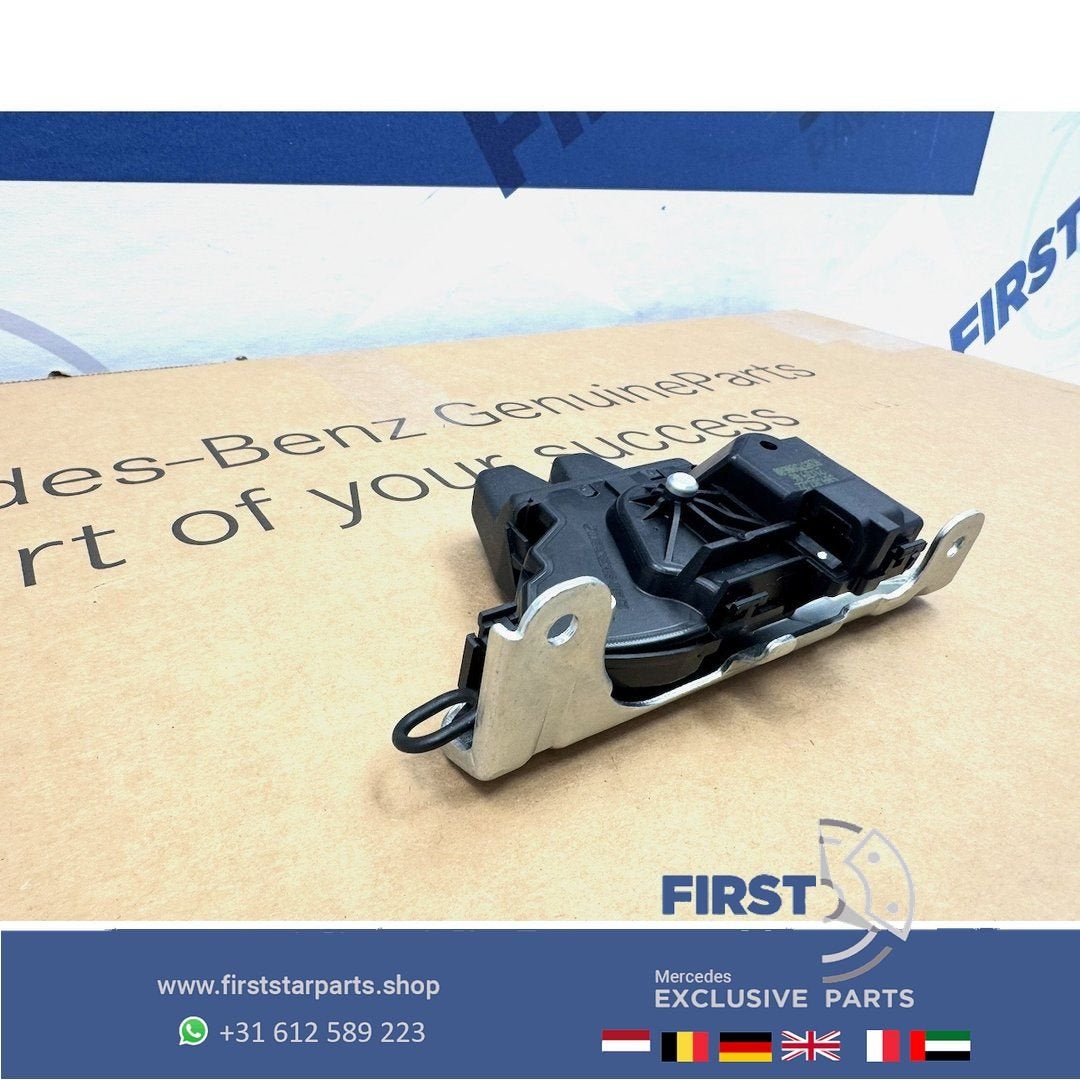 W118 CLA ACHTERKLEP VERGRENDELING SLOT MOTOR + HOUDER A20575, Utilisé, -, -, Enlèvement ou Envoi