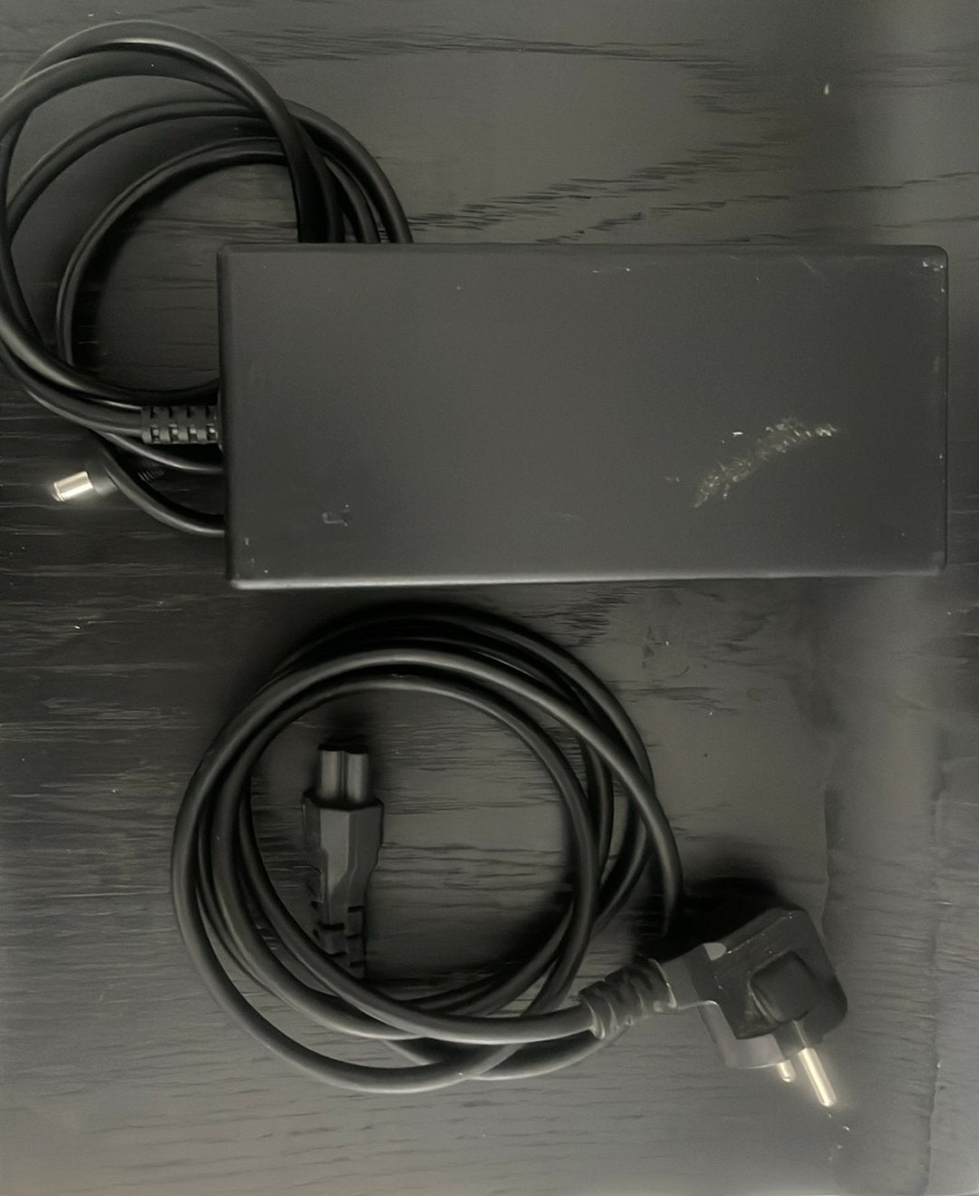 Chargeur de batterie, Vélos & Vélomoteurs, Comme neuf
