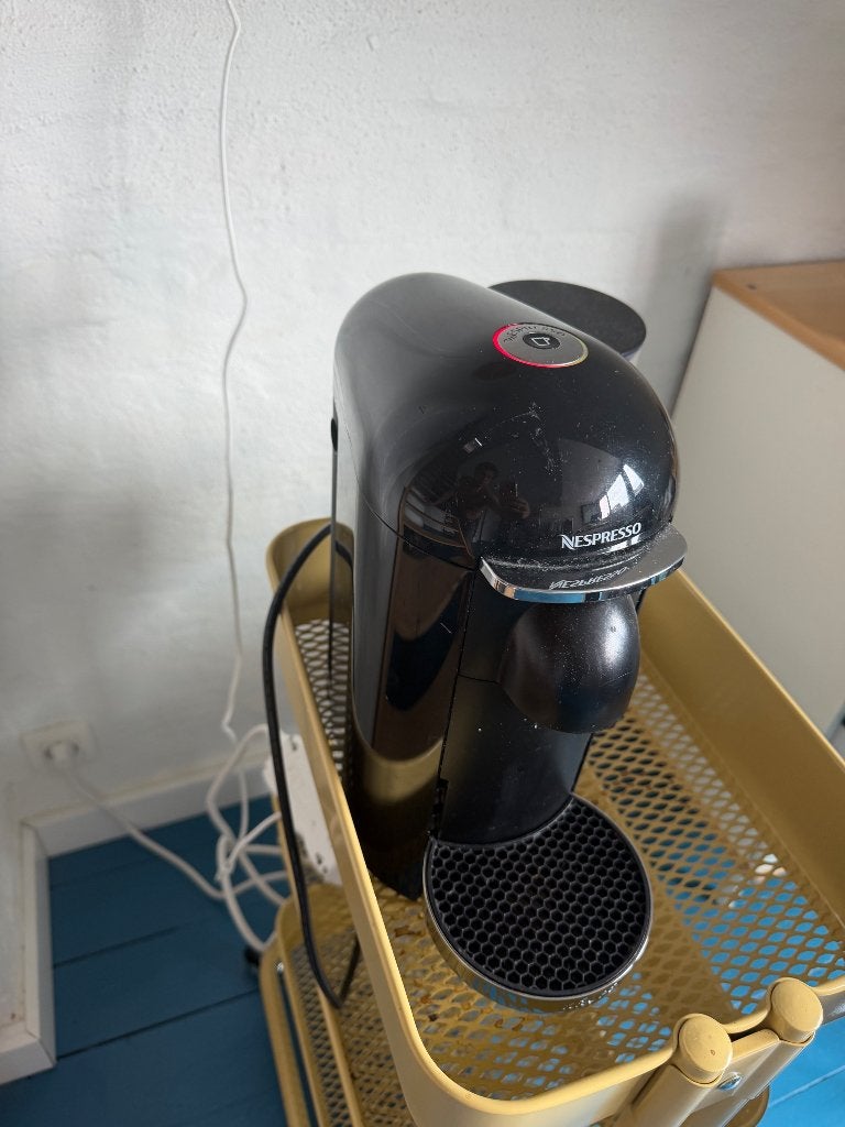 Nespresso Vertuo, Elektronische apparatuur, Koffiezetapparaten, Gebruikt, Espresso apparaat, Ophalen of Verzenden, 4 tot 10 kopjes