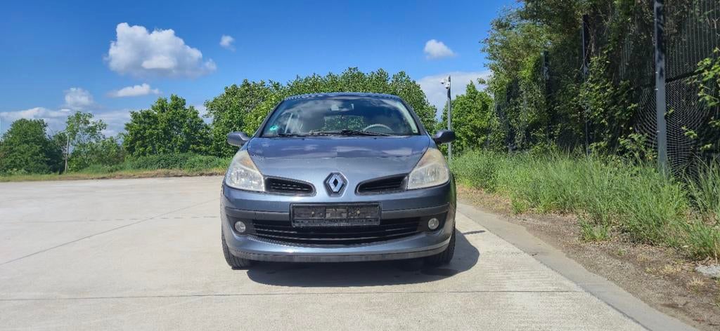 Renault clio essence, Autos, Achat, Vitres électriques, Particulier, Tissu