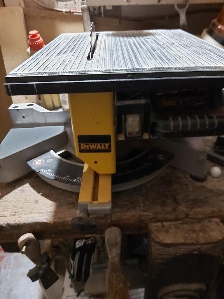 Scie circulaire, 1200 watts ou plus, 70 mm ou plus, Enlèvement, Utilisé