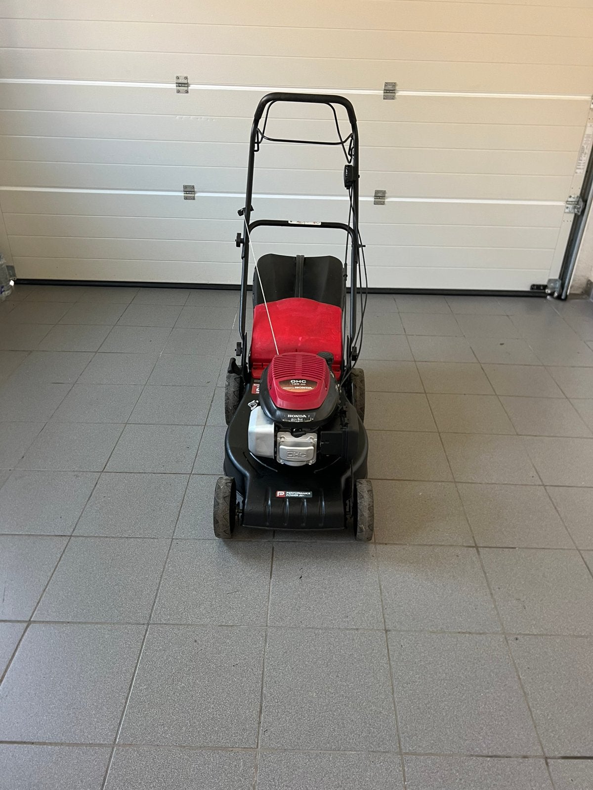 Tondeuse HONDA GCV 135, Ophalen of Verzenden, Zo goed als nieuw