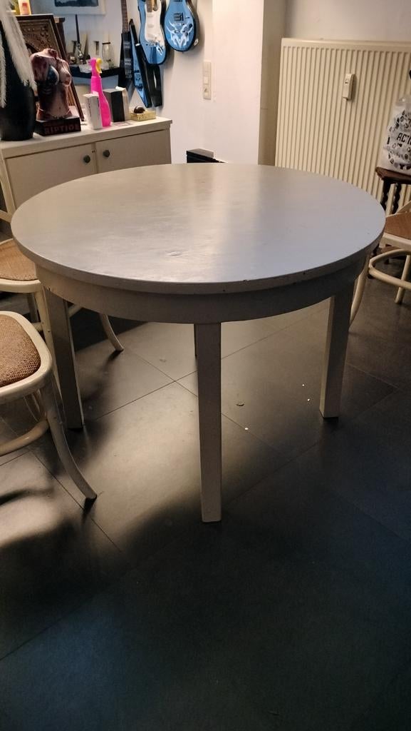 Witte ronde tafels, Ophalen