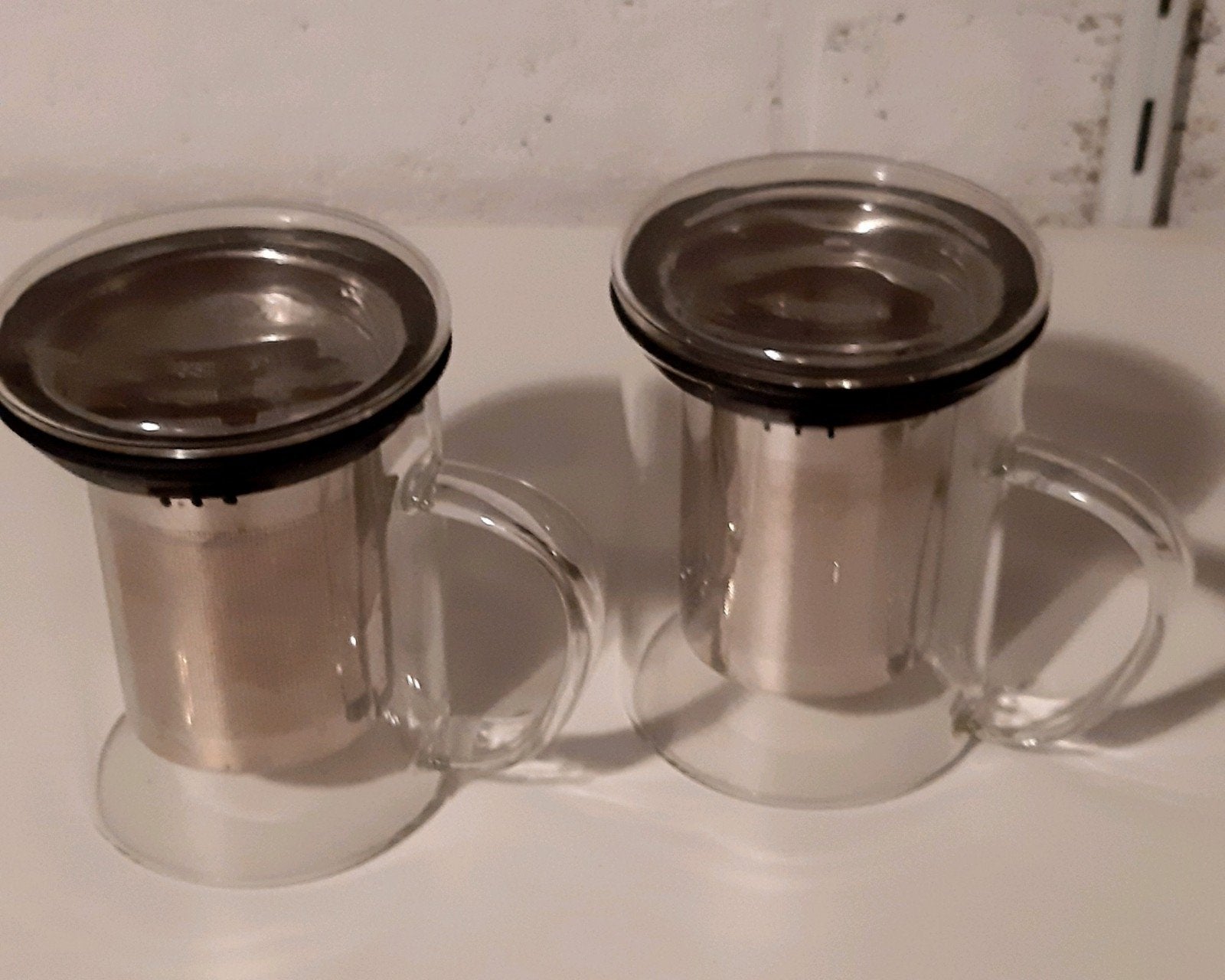 2 verres à thé avec passoire et couvercle, Enlèvement ou Envoi, Neuf
