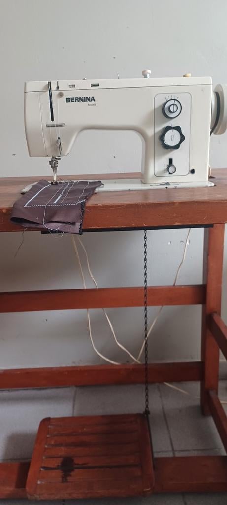 Bernina professionele naaimachine, Ophalen, Naaimachine, Bernina
