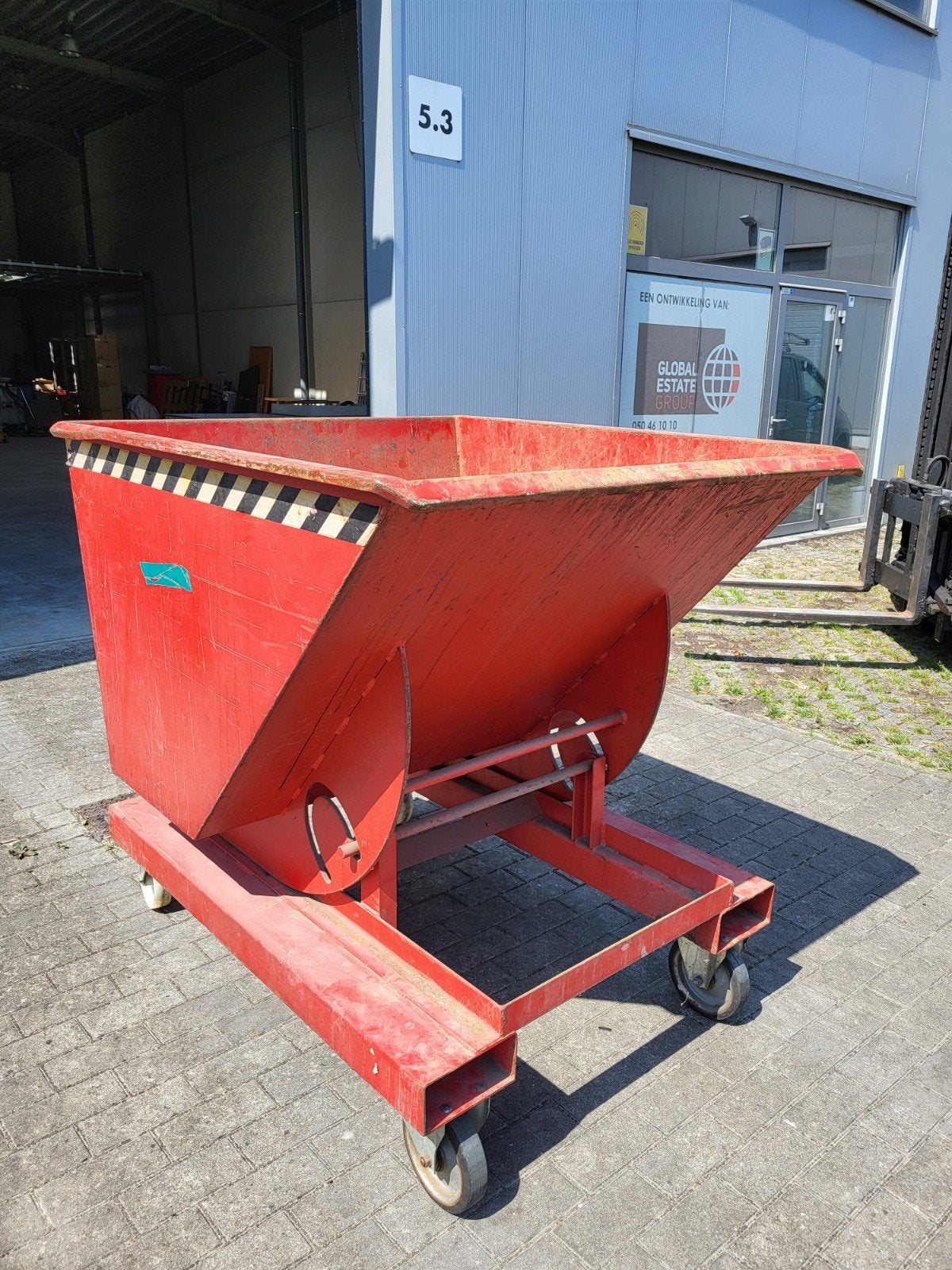 Kipcontainer, Enlèvement