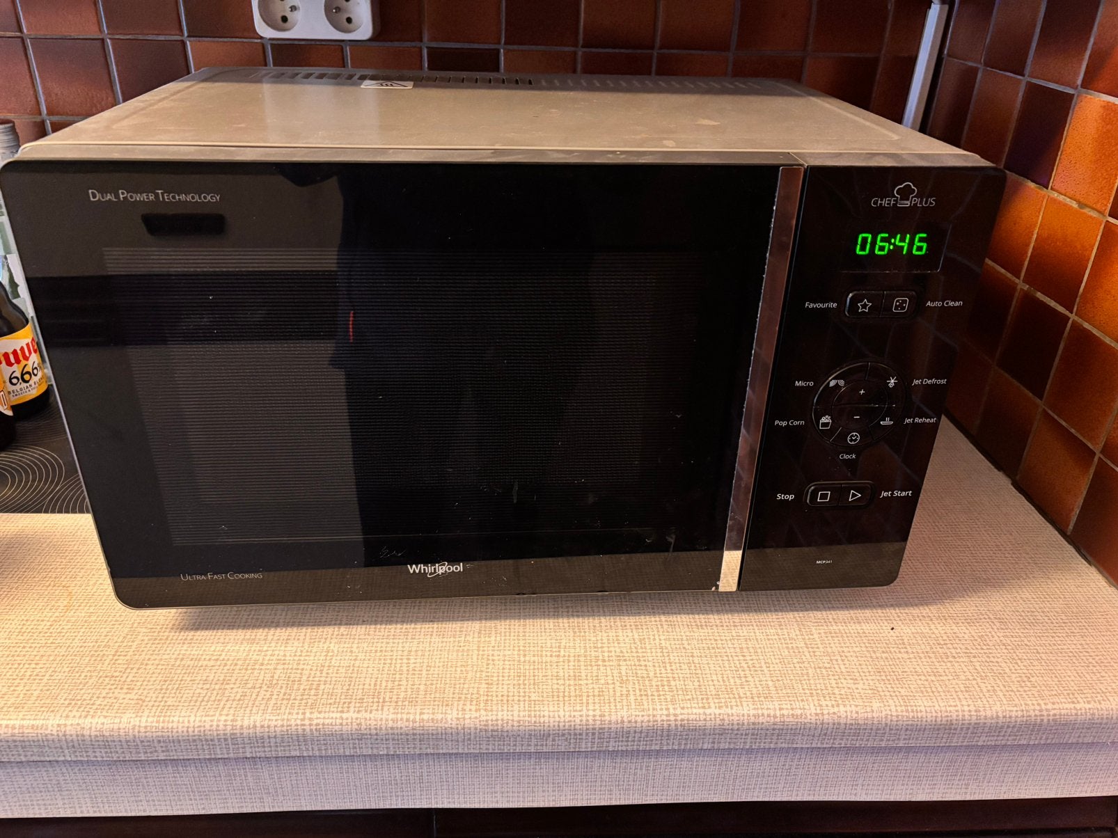 Micro-ondes Whirlpool Chef Plus MCP341, Elektronische apparatuur, Ophalen, Zo goed als nieuw, Microgolfoven