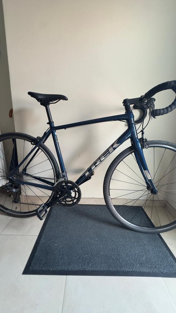 Vélo Trek Domane AL 2 Taille 56, Vélos & Vélomoteurs, Vélos | Vélos de course, Comme neuf, Aluminium, Enlèvement